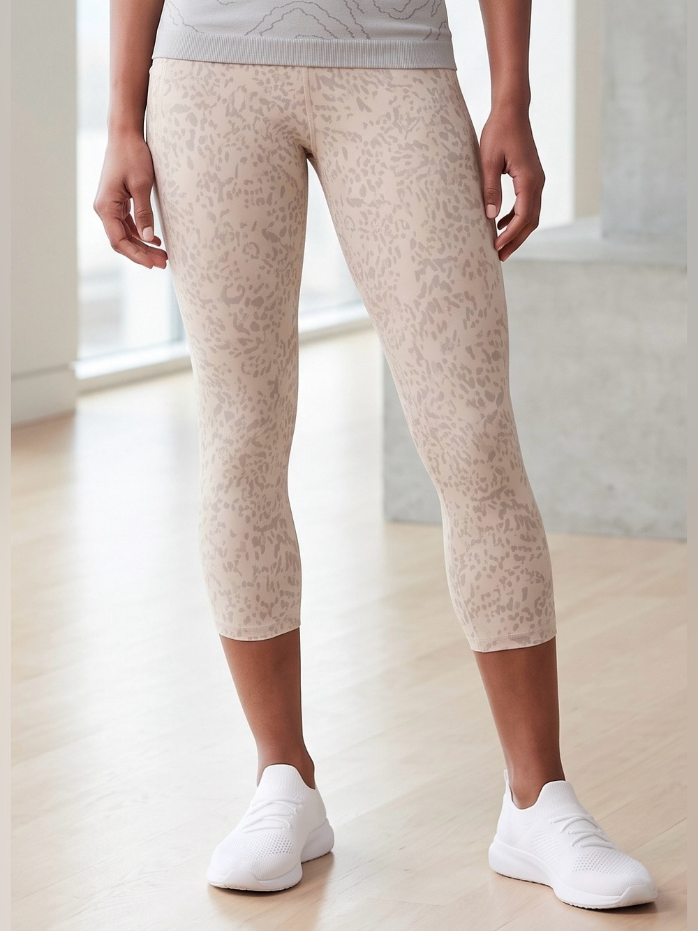 Athleta Salutation Capri Leggings — Like New!